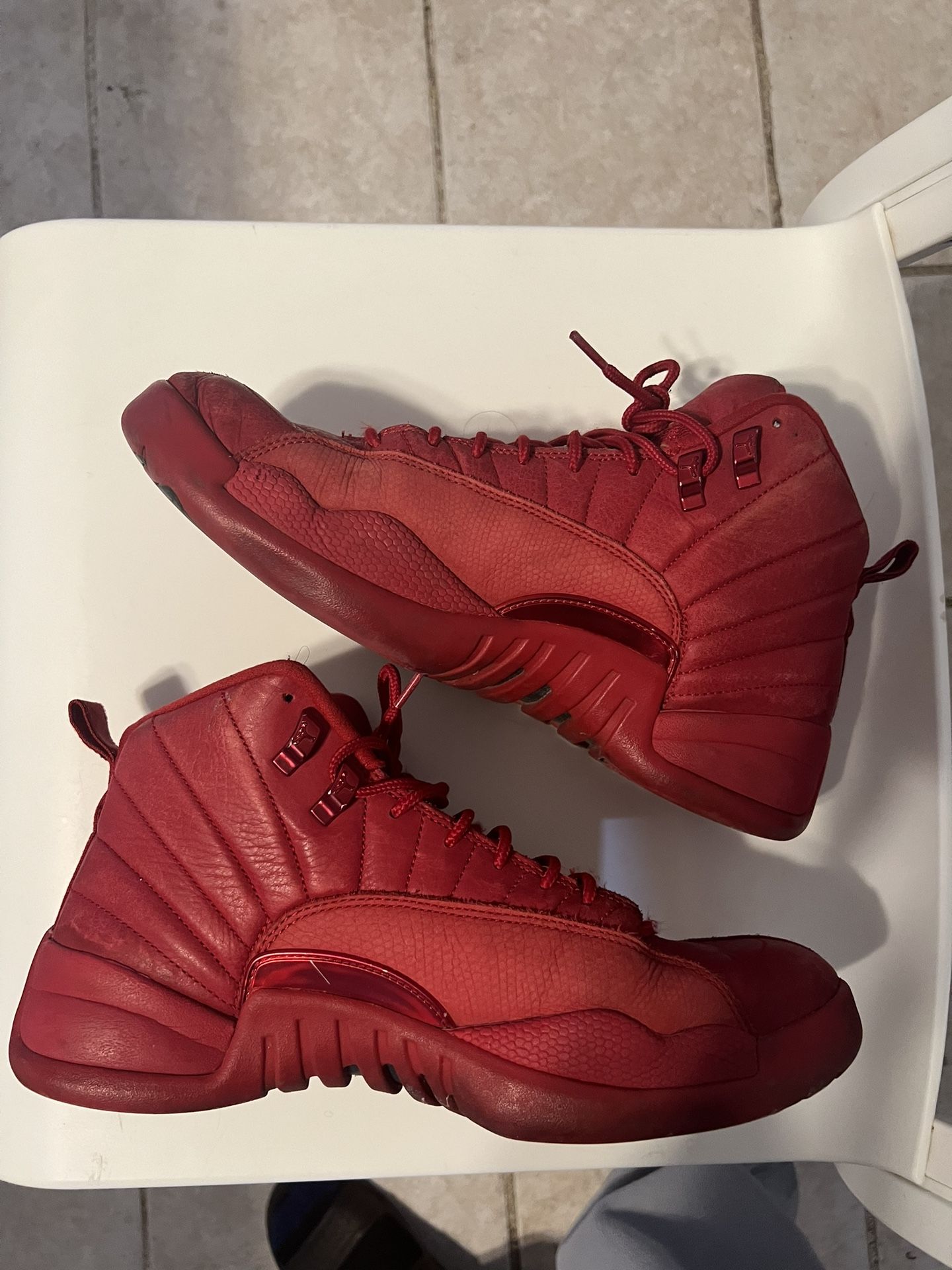 retro 12 gym red