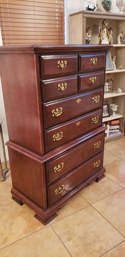Lexington Chest of Drawers