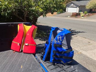 Adult LifeVest Life Vest Life Jacket over 90 Pounds Adult Small and 2XX/4XX Kayak Boating Rubber Rafting Jet Ski in Good Condition like New $25 Each