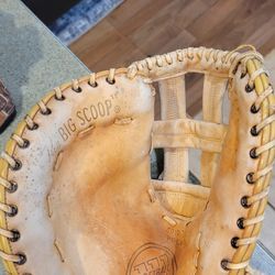 14" Wilson First Baseball Glove All Leather Left Hand Throw 