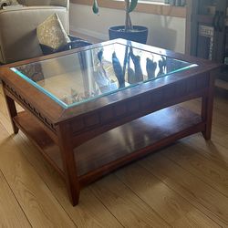 Sturdy Wood & Glass coffee Table