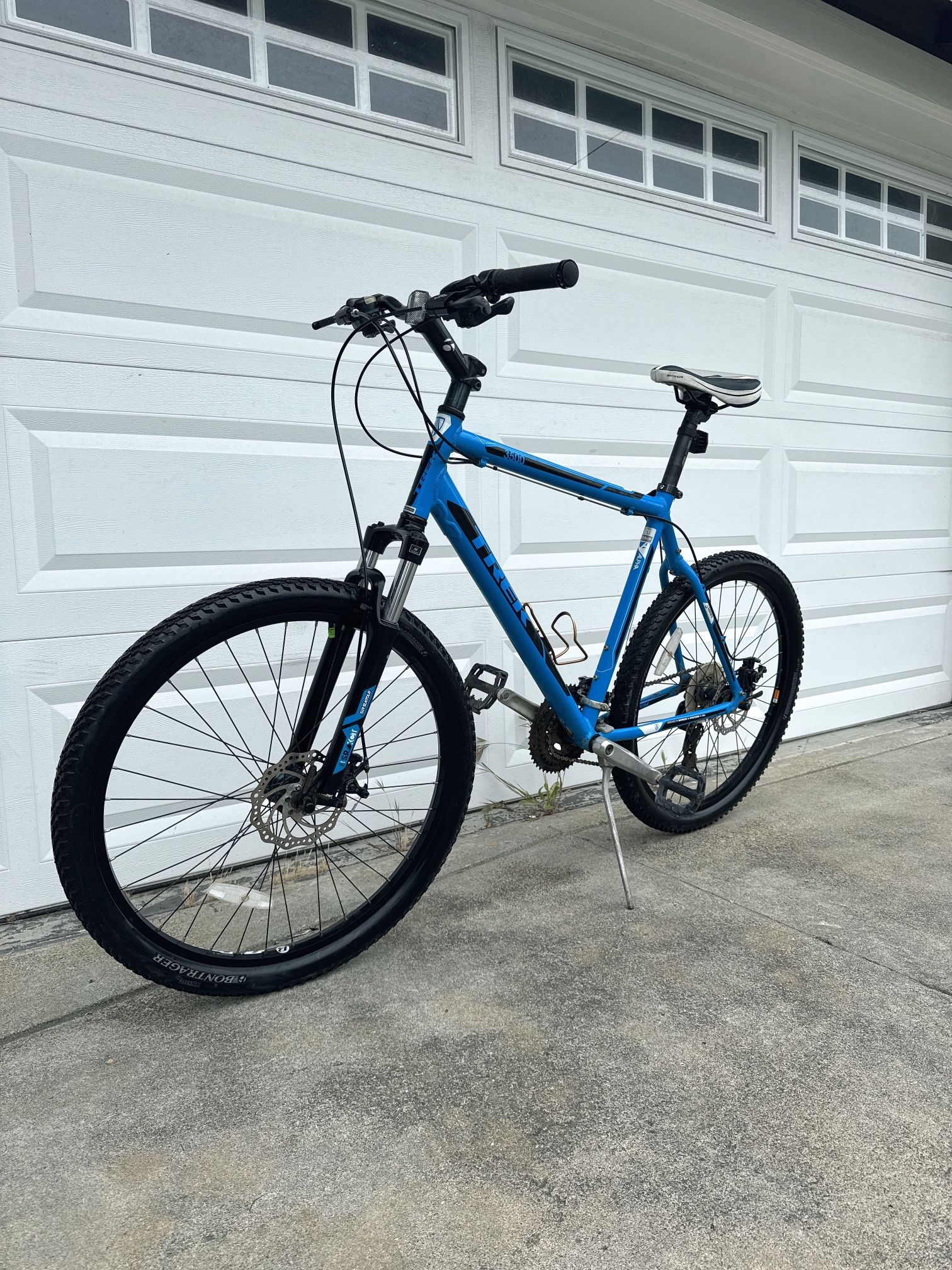 Trek 3500 Mountain Bike - 21" Frame - 26" Wheels - Ready to Ride