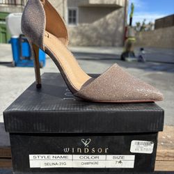 Gold pumps