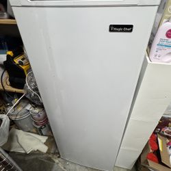 Magic Chef Refrigerator