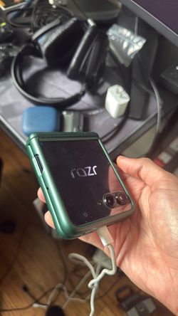 Motorola razr+ 2024
