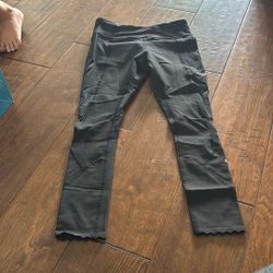 Lululemon Black leggings with zipper pockets