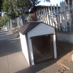 Extra Large DOG House