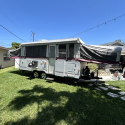 FLEETWOOD AVALON POP-UP TRAILER