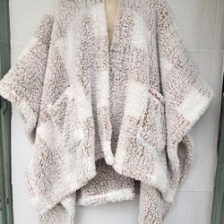 SHERPA WRAP WARM & COZY PANCHO*FIRMPRICE*