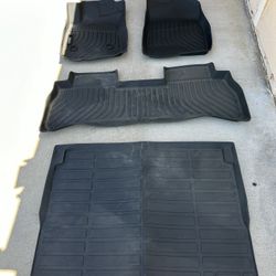 New In The Box 1 Set Floor Mats & Cargo Truck Liner. Fits Chevy Trail Blazer, 21,22,23,24.$45 Each.pick Up Only.