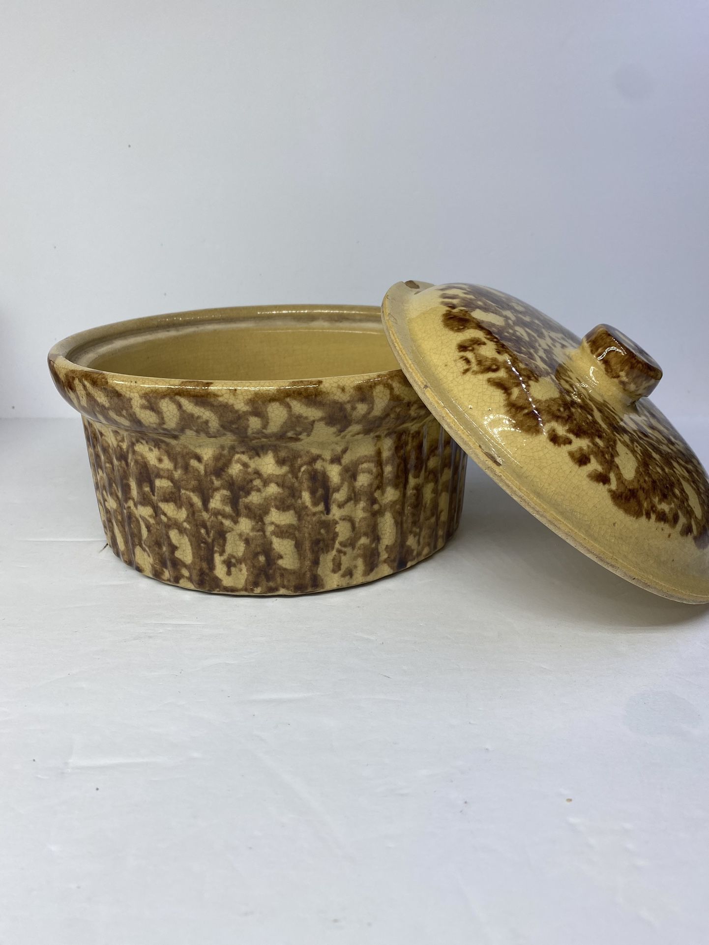 Early Antique Medium Rockingham Glazed Yellow Ware Deep Dish Stoneware Casserole With Lid. Shallow chip on lid. See pics. 