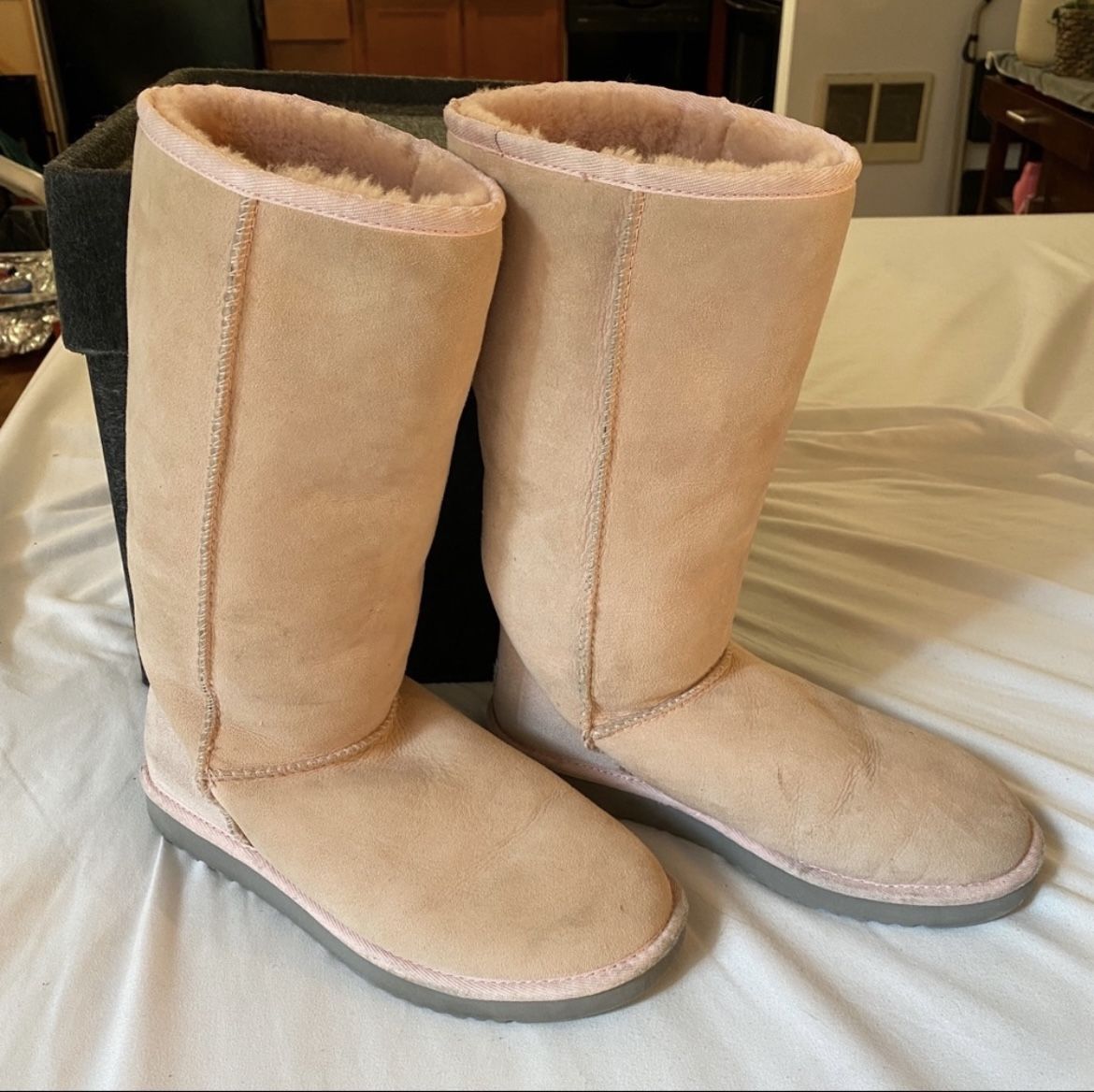 UGG Classic tall pink worn ONCE boots! Rare color!