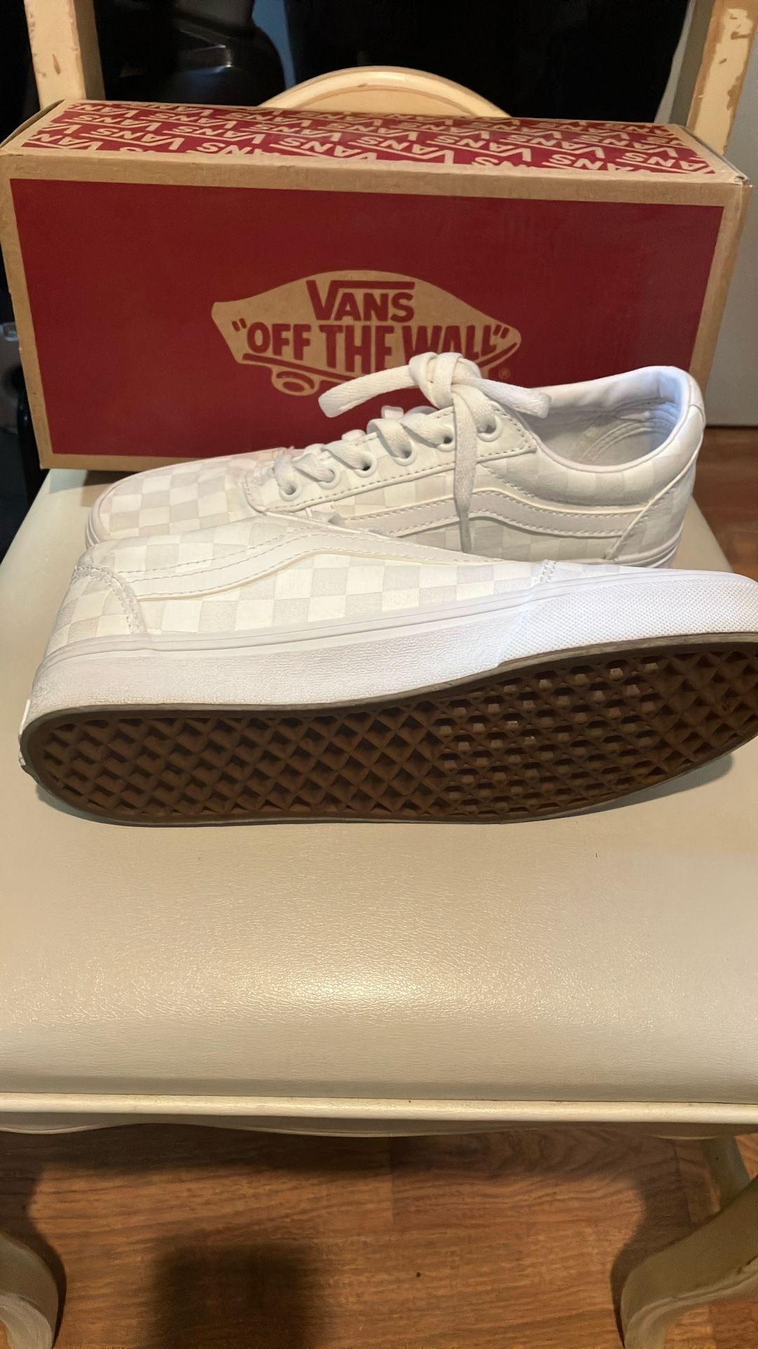 Vans Checkers Girls Size 7.5