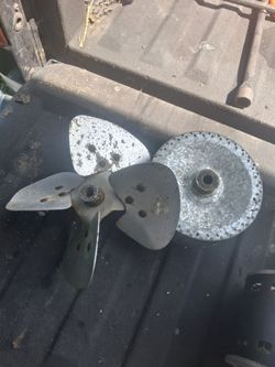Condenser fan motor for r v/https://offerup.com/redirect/?o=Y2FtcGVyLm5ldw== ,never used,and fan blades for it that are used but work fine.