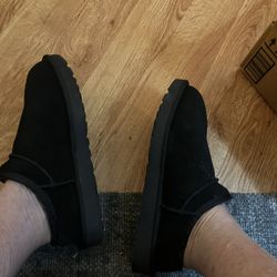 Ugg Women’s Slip Ons Size 10