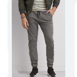 NWT American Eagle Outfitters Gray Men's Jogger.
