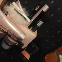 Mary Kay Cosmetics and Make Up