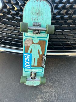 Used 8" Girl Skateboard Complete (Sean Malto Pro)