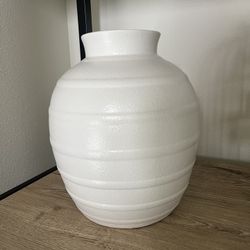 New Beautiful Vase $10