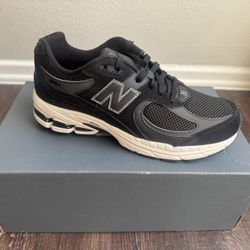 New Balance 2002R