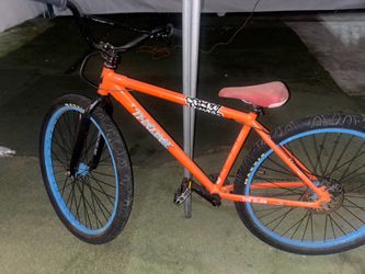29 inch Throne (Orange)