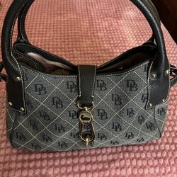Dooney & Bourke Purse