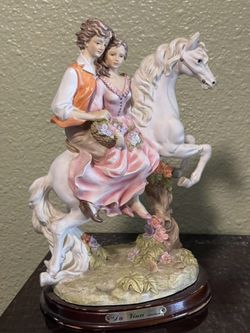 Da Vinci Couple On Horse Figure