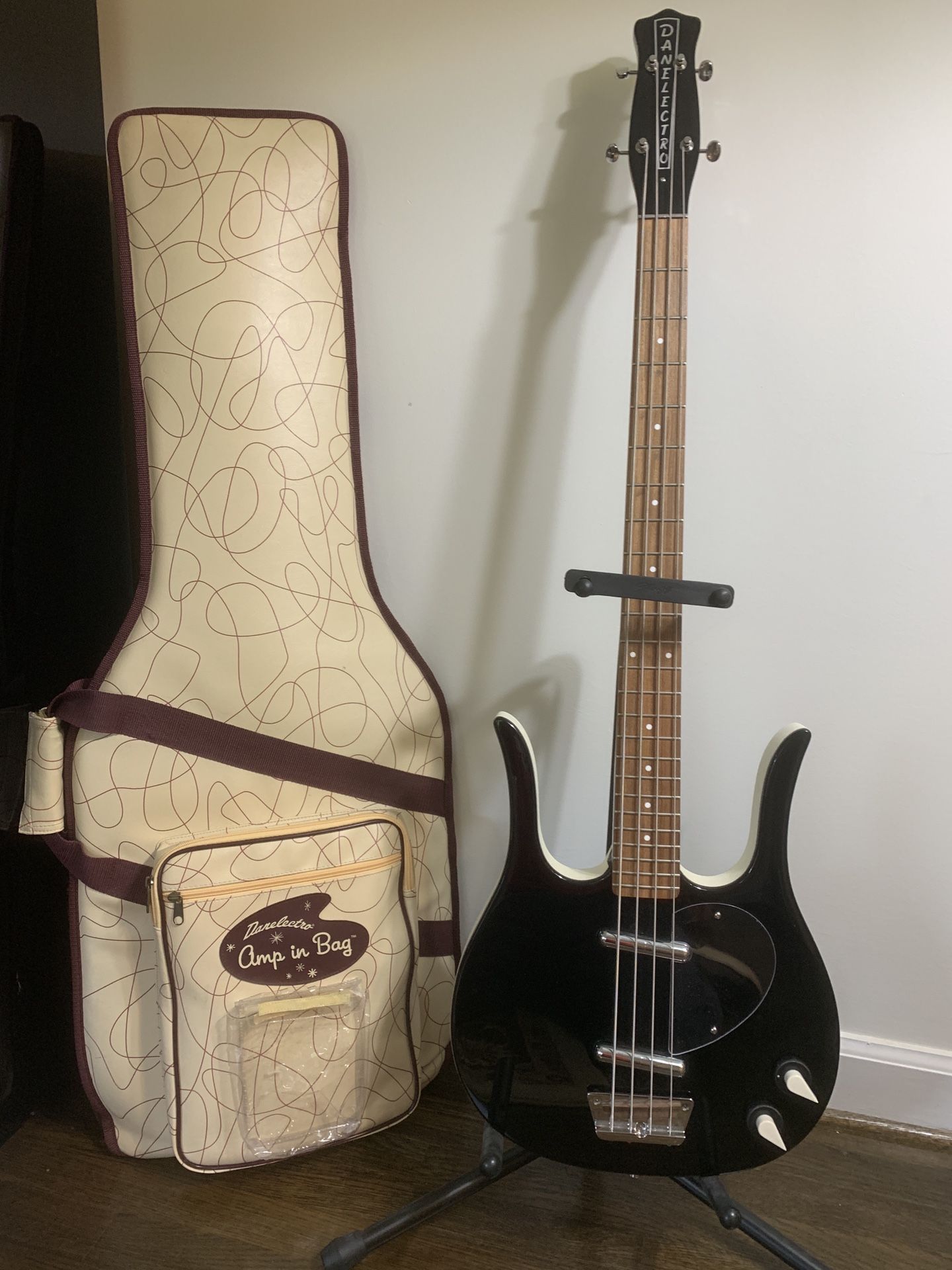 Danelectro Longhorn Bass Short Scale