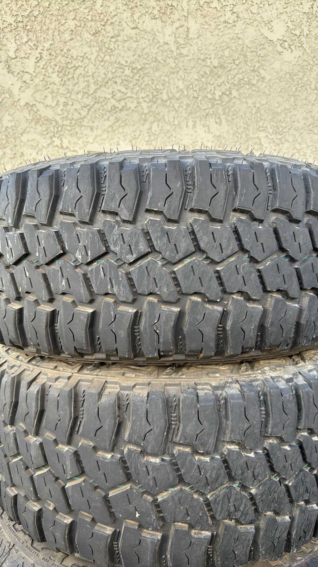4 Tires 33x12.50R20LT