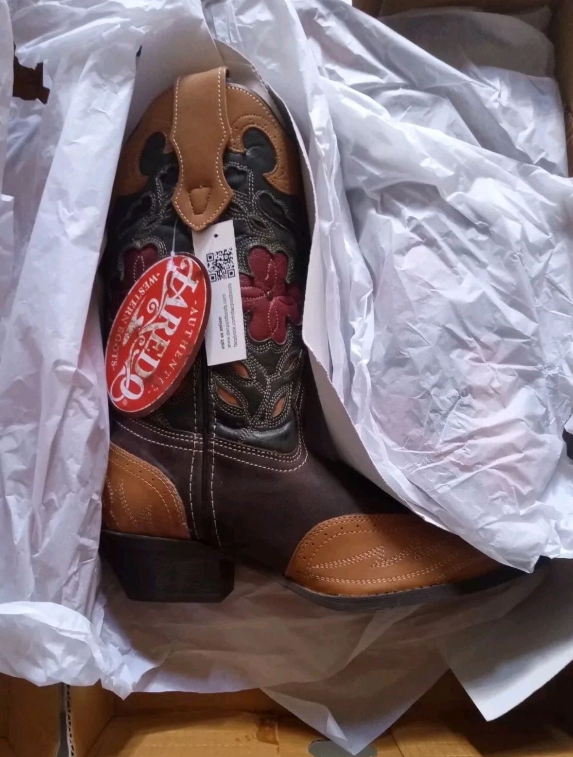 New In Box! Laredo Genuine Leather Western Boots Women’s 6.5M