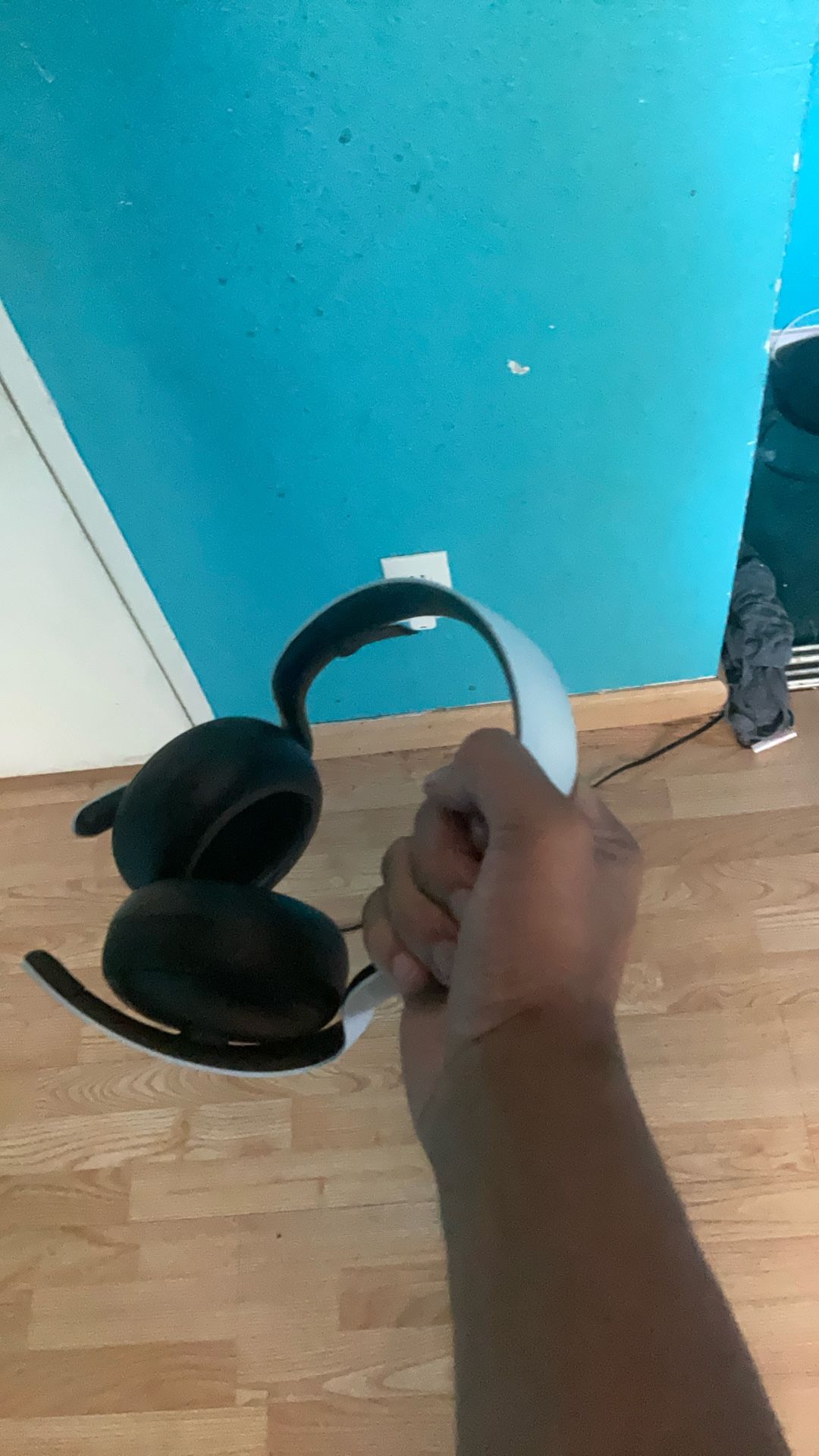 PS five headphones throw me an offer and you can have them