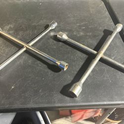 Standard And Metric Star Wrenches