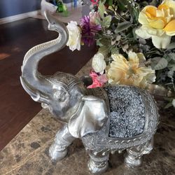 Elefante Plateado