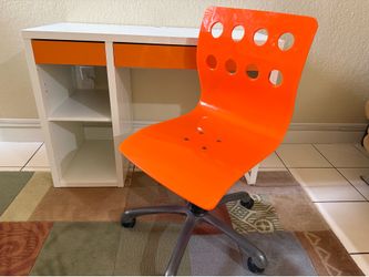 Desk & Chair