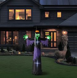 Huge Halloween witch inflatable