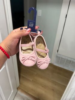 Girls shoes