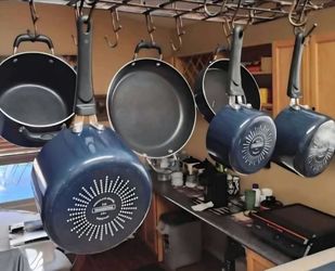 Tramontina Cookware Set with Lids