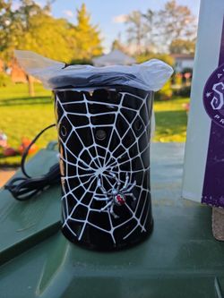 Scentsy Spider Web Wax Warmer