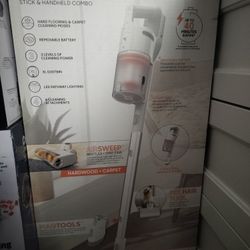 SHARPER IMAGE CORDLESS VAC 