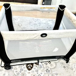 Graco Pack 'n Play Day2Dream Travel Bassinet Playard Features Portable Bassinet Diaper Changer and Fold Flat Bassinet