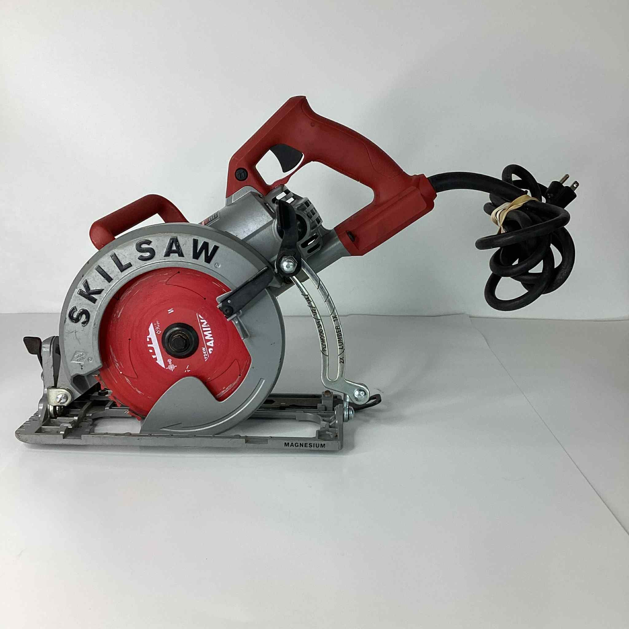 Skil 15 Amp 7 1/4" Worm Drive Corded Circular Saw 