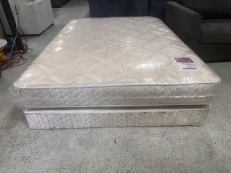 Queen size mattress and box spring set
