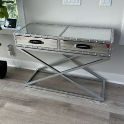 Mirrored Console 