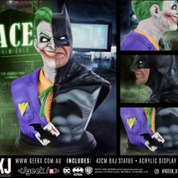 Batman Joker 1/2 Bust Statue By GeekX - New In Box