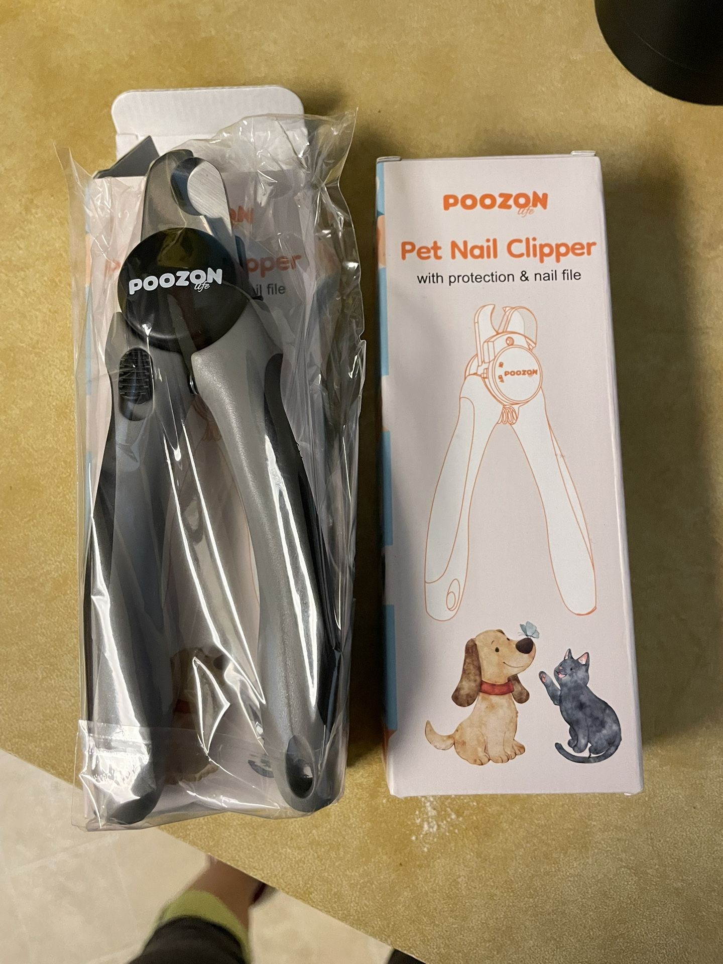 4.3 4.3 out of 5 stars (124) Dog Nail Clipper with Light, Illuminates Nail Clipper Kit or Bloodline for Safe, Easy Trimmers, Extra Sharp for Thick Nai