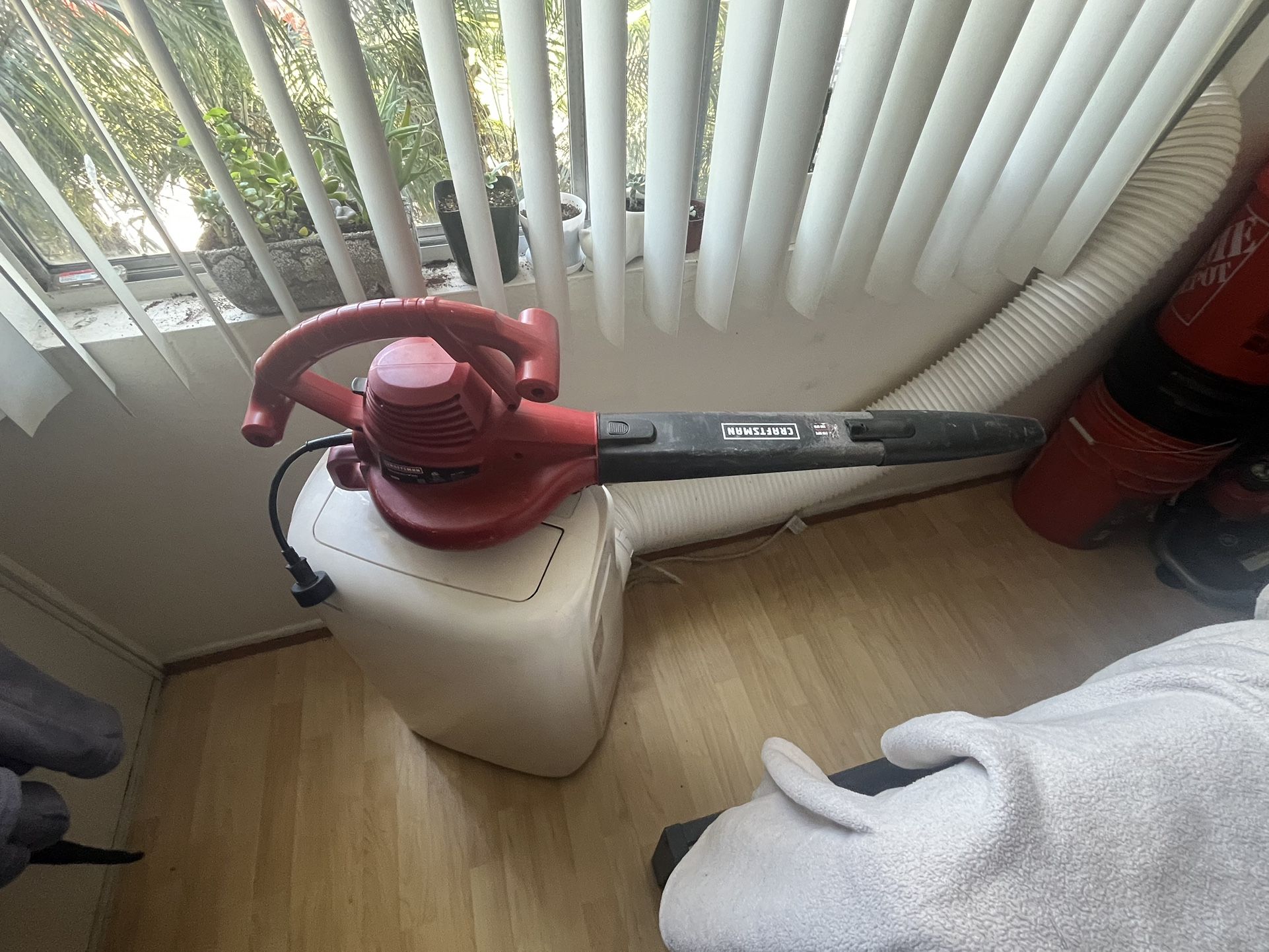 Electric Leaf Blower