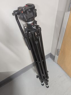 Monfrotto Tripod MVH 501HDV Fluid Head P07
