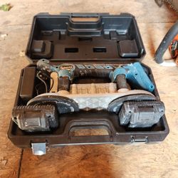 Tile vibration tool w/suction