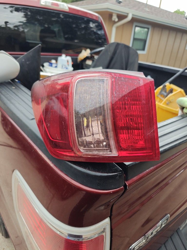 Lexus Is 250-and 350Left Rear Taillight 50 Dollar