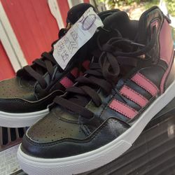 Pink & black women's 7½ shoes